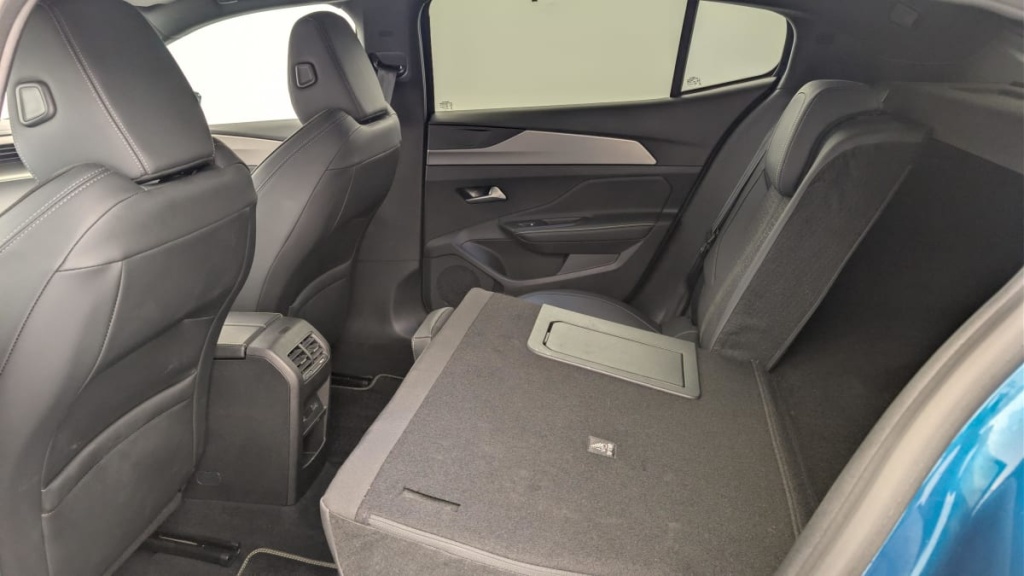 PEUGEOT 408 PHEV 225 e-EAT8 GT - ref: 1-369983 - Photo 12