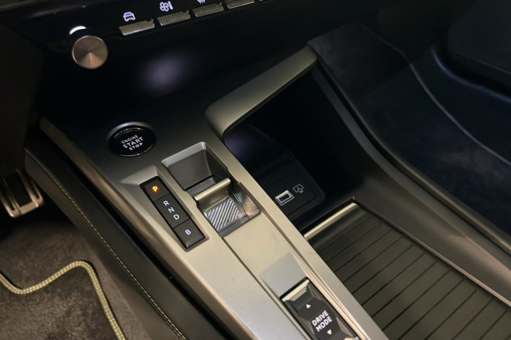 PEUGEOT 408 PHEV 225 e-EAT8 GT - ref: 1-369984 - Photo 15