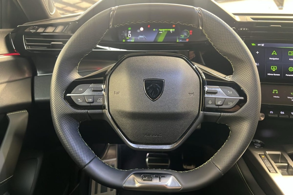 PEUGEOT 408 Hybrid 145 e-DCS6 GT - ref: 1-370035 - Photo 14