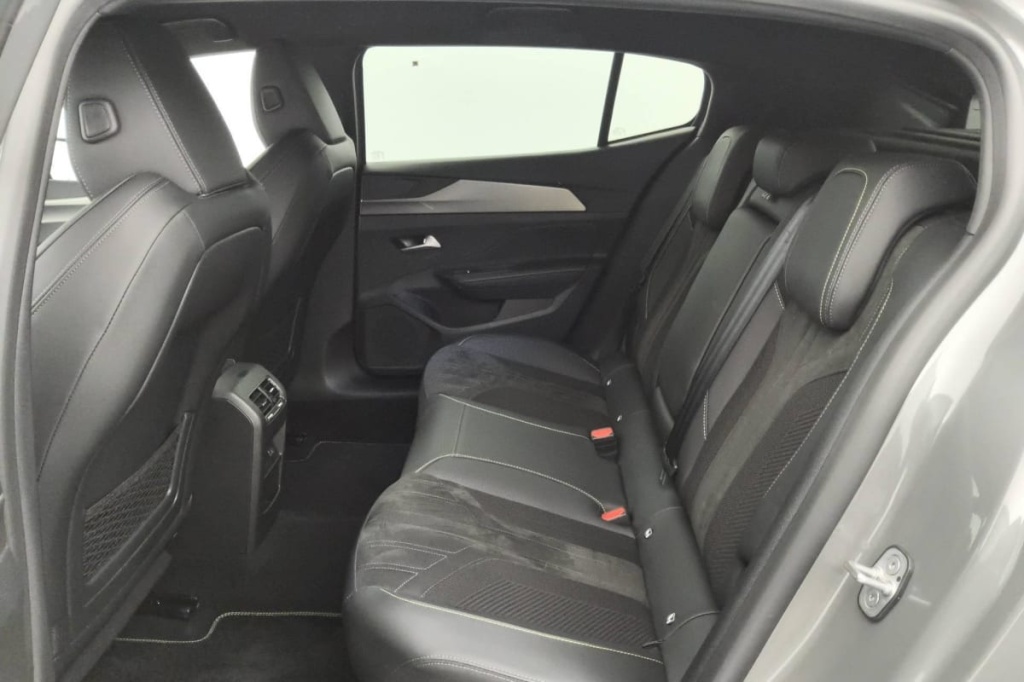 PEUGEOT 408 Hybrid 145 e-DCS6 GT - ref: 1-370038 - Photo 10