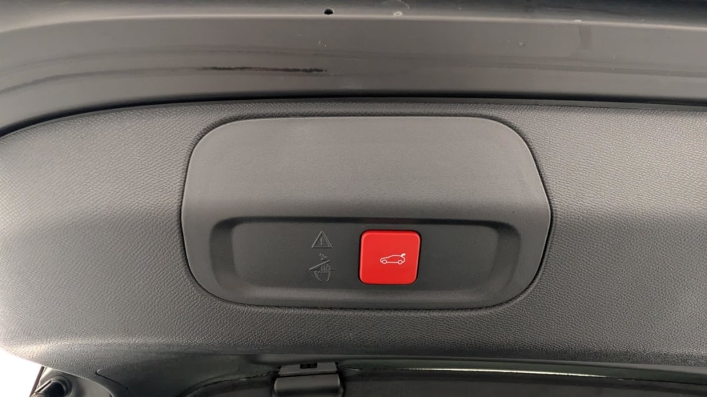 PEUGEOT 408 Hybrid 145 e-DCS6 GT - ref: 1-370039 - Photo 14