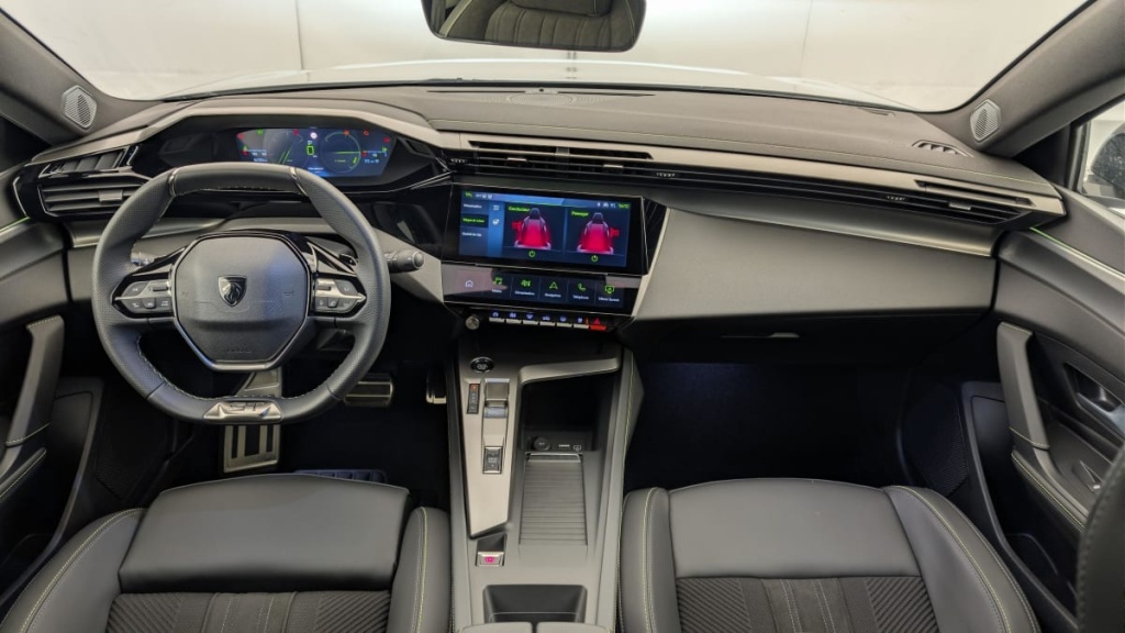 PEUGEOT 408 Hybrid 145 e-DCS6 GT - ref: 1-370042 - Photo 13