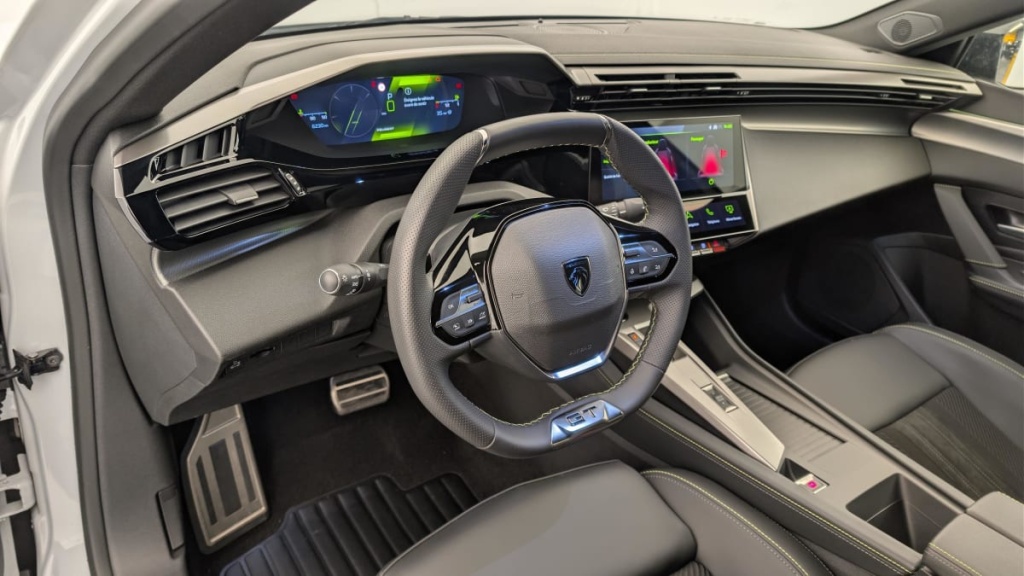 PEUGEOT 408 Hybrid 145 e-DCS6 GT - ref: 1-370042 - Photo 15