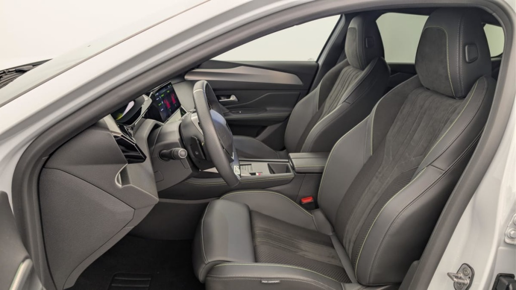 PEUGEOT 408 Hybrid 145 e-DCS6 GT - ref: 1-370042 - Photo 16