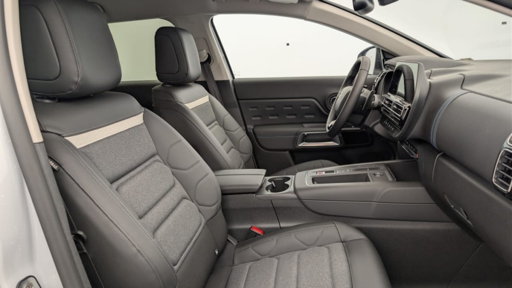 CITROEN C5 Aircross Hybride 136 e-DCS6 Max - ref: 1-370046 - Photo 9