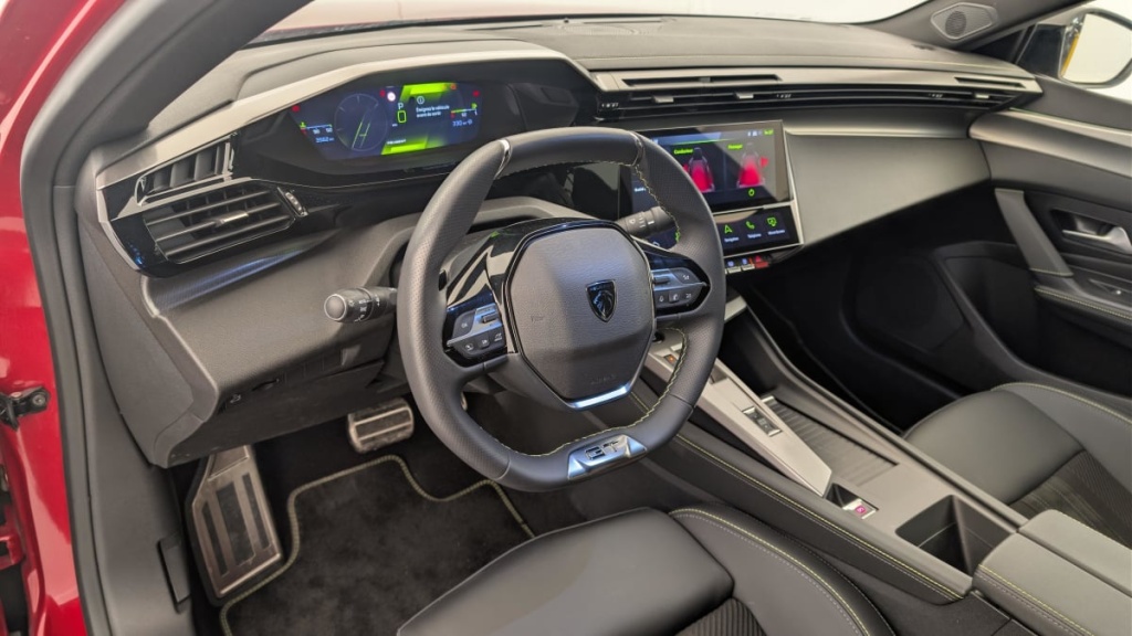 PEUGEOT 408 Hybrid 145 e-DCS6 GT - ref: 1-370057 - Photo 15