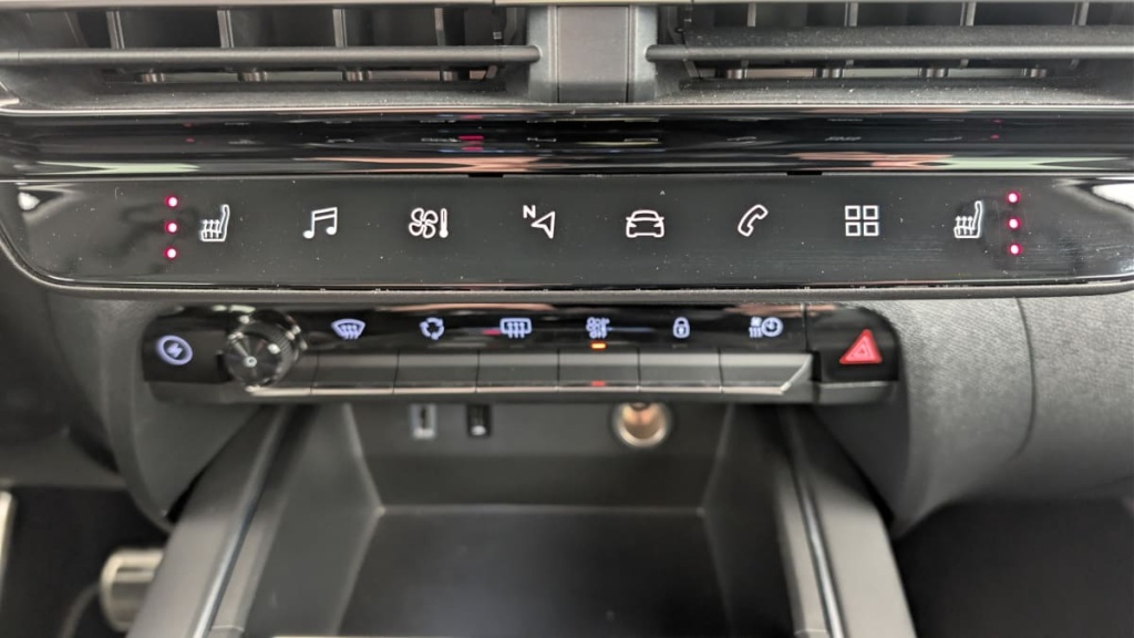 CITROEN C5 Aircross HYBRIDE RECHARGEABLE 225 E-EAT8 SHINE PACK - ref: 1-370149 - Photo 20