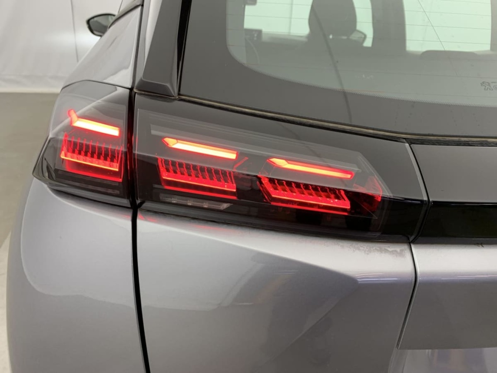 PEUGEOT 2008 100 S S BVM6 Style - ref: 1-370242 - Photo 11