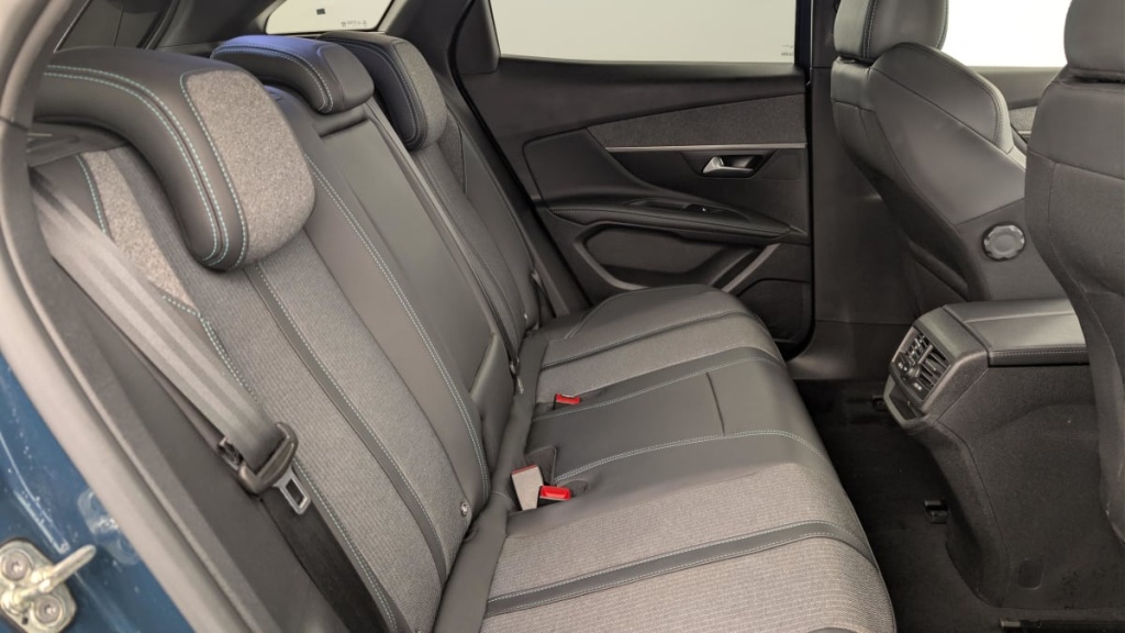 PEUGEOT 3008 Hybrid 225 e-EAT8 Allure Pack - ref: 1-370244 - Photo 10