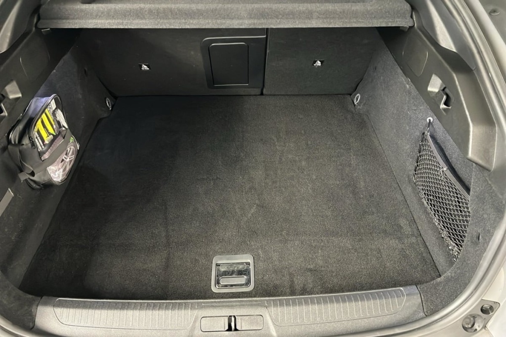 PEUGEOT 408 PHEV 180 e-EAT8 Allure - ref: 1-370272 - Photo 11