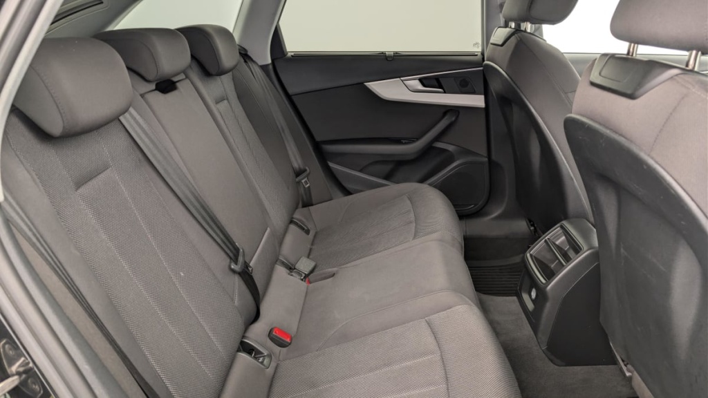 AUDI A4 Avant 35 TFSI 150 S tronic 7 Design - ref: 1-370302 - Photo 10