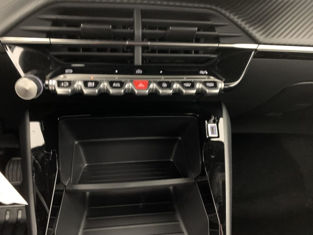 PEUGEOT 2008 100 S S BVM6 Style - ref: 1-370572 - Photo 17