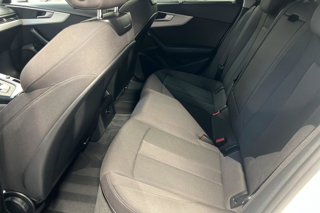 AUDI A4 Avant 35 TFSI 150 S tronic 7 Design - ref: 1-370592 - Photo 10