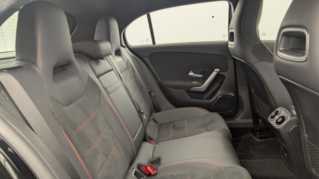 MERCEDES Classe A 180 7G-DCT AMG LINE - ref: 1-370703 - Photo 10