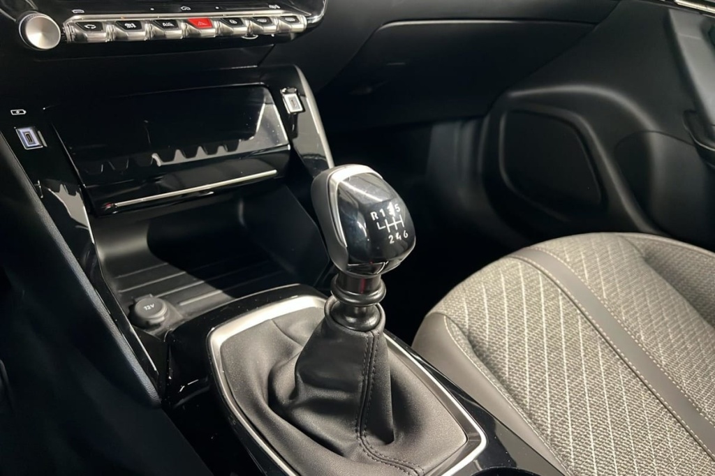 PEUGEOT 2008 100 S S BVM6 Allure - ref: 1-371247 - Photo 16