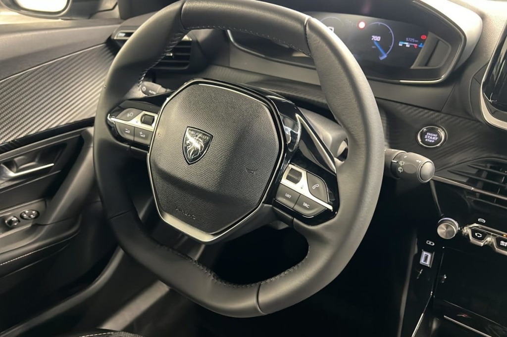 PEUGEOT 2008 100 S S BVM6 Allure - ref: 1-371249 - Photo 15