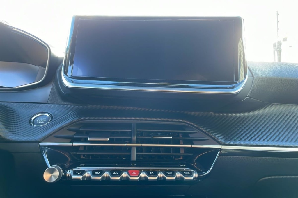 PEUGEOT 2008 100 S S BVM6 Allure - ref: 1-371309 - Photo 17