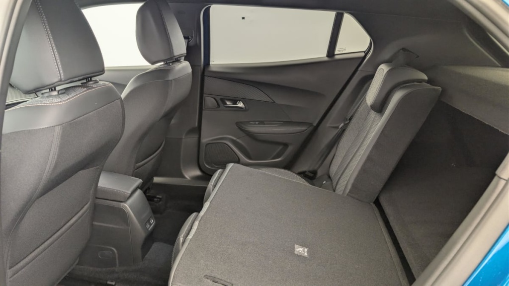 PEUGEOT 2008 Hybrid 145 e-DCS6 Allure - ref: 1-371329 - Photo 12