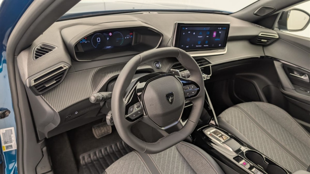 PEUGEOT 2008 Hybrid 145 e-DCS6 Allure - ref: 1-371329 - Photo 15