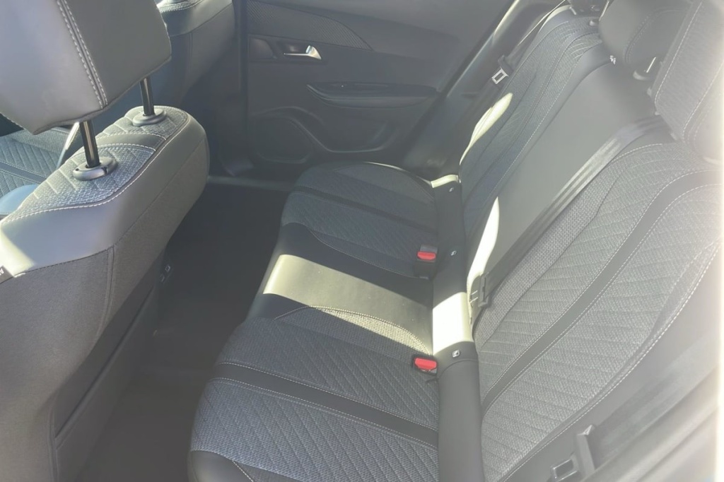 PEUGEOT 2008 Hybrid 145 e-DCS6 Allure - ref: 1-371339 - Photo 10