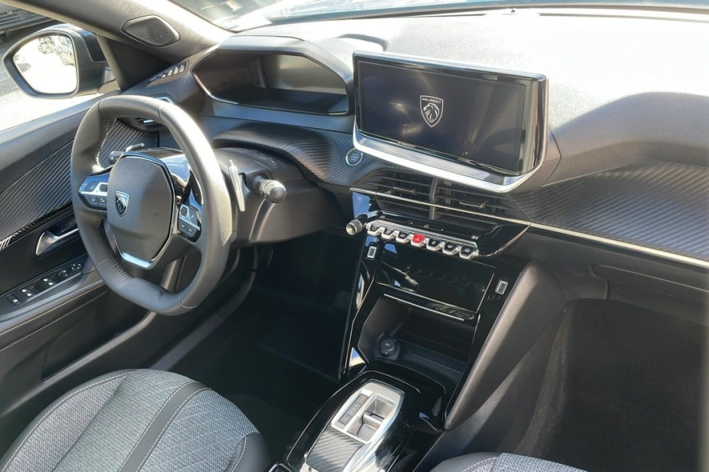 PEUGEOT 2008 Hybrid 145 e-DCS6 Allure - ref: 1-371339 - Photo 13