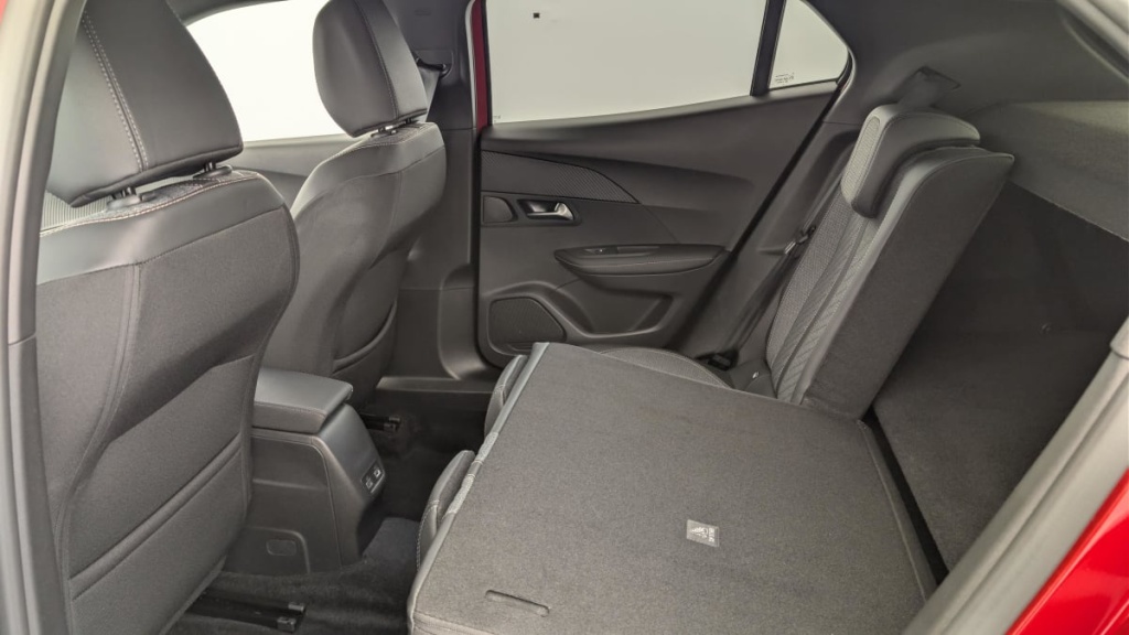 PEUGEOT 2008 Hybrid 145 e-DCS6 Allure - ref: 1-371419 - Photo 12