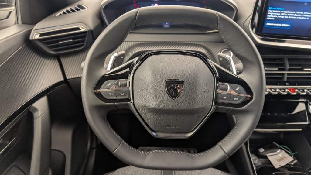 PEUGEOT 2008 Hybrid 145 e-DCS6 Allure - ref: 1-371419 - Photo 14