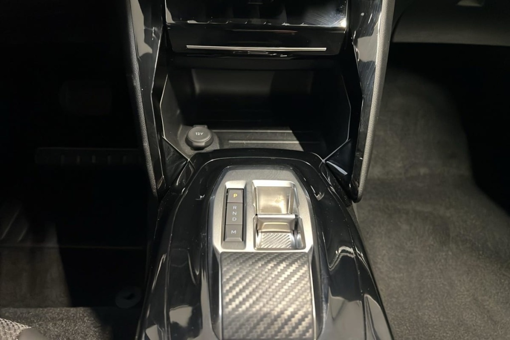 PEUGEOT 2008 Hybrid 145 e-DCS6 Allure - ref: 1-371432 - Photo 16