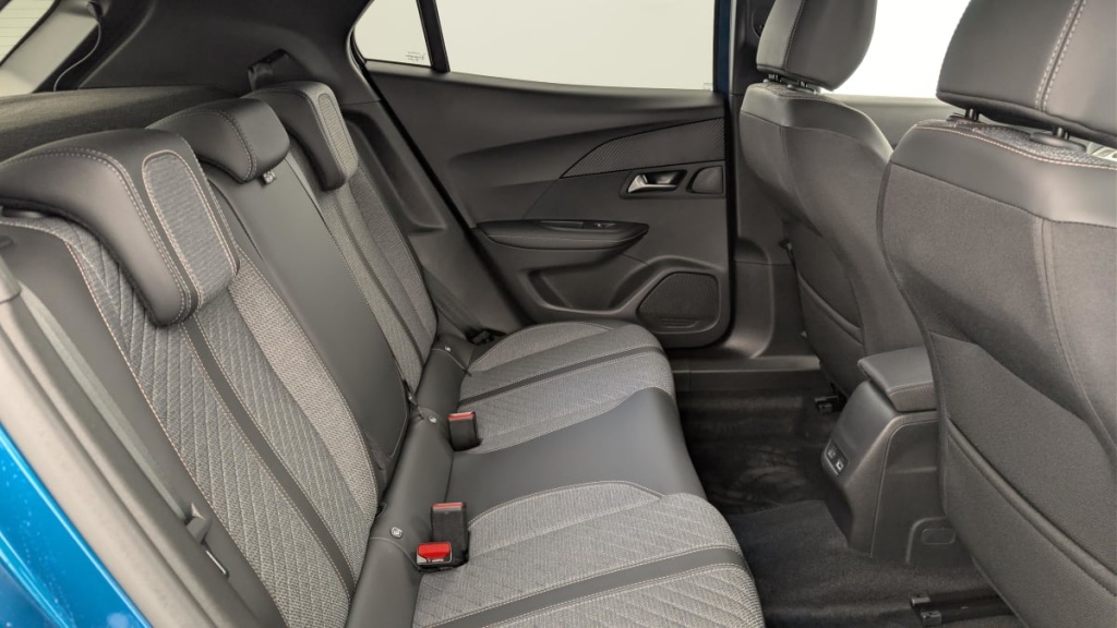 PEUGEOT 2008 Hybrid 145 e-DCS6 Allure - ref: 1-371633 - Photo 10