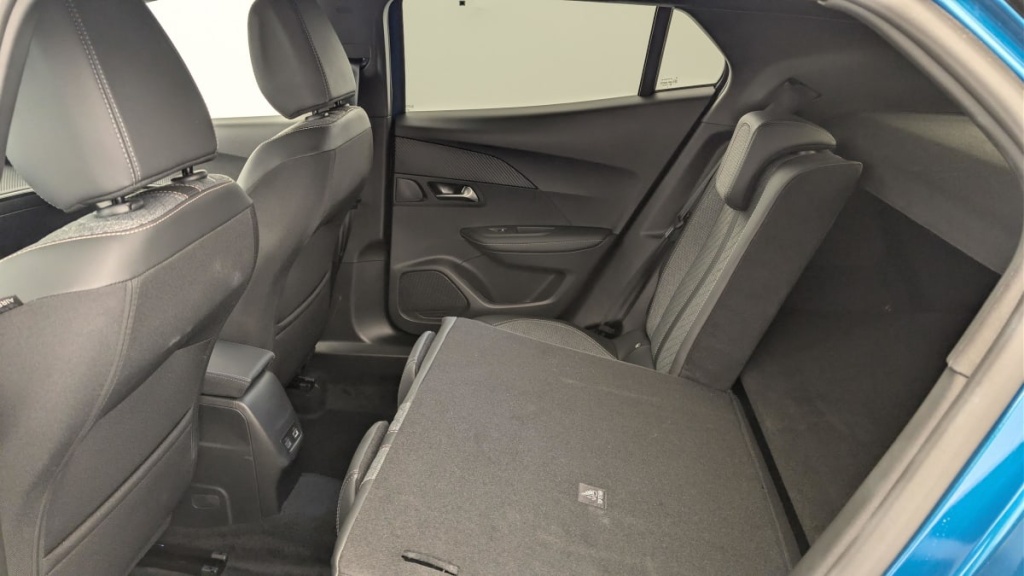 PEUGEOT 2008 Hybrid 145 e-DCS6 Allure - ref: 1-371633 - Photo 12