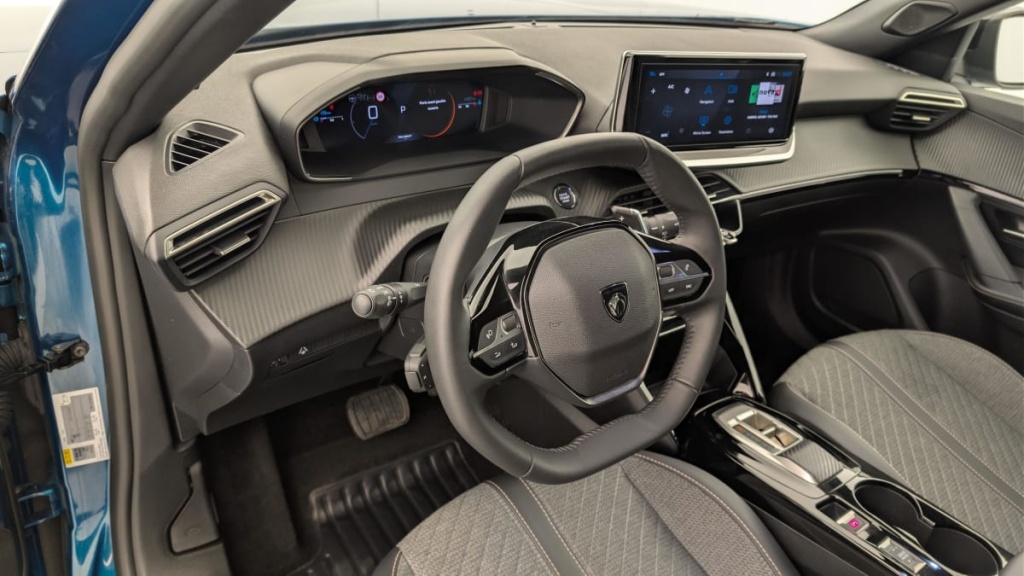 PEUGEOT 2008 Hybrid 145 e-DCS6 Allure - ref: 1-371649 - Photo 15