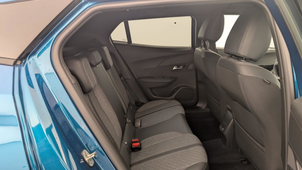 PEUGEOT 2008 Hybrid 145 e-DCS6 Allure - ref: 1-371654 - Photo 10