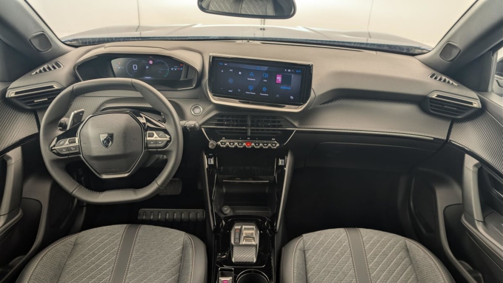 PEUGEOT 2008 Hybrid 145 e-DCS6 Allure - ref: 1-371656 - Photo 13