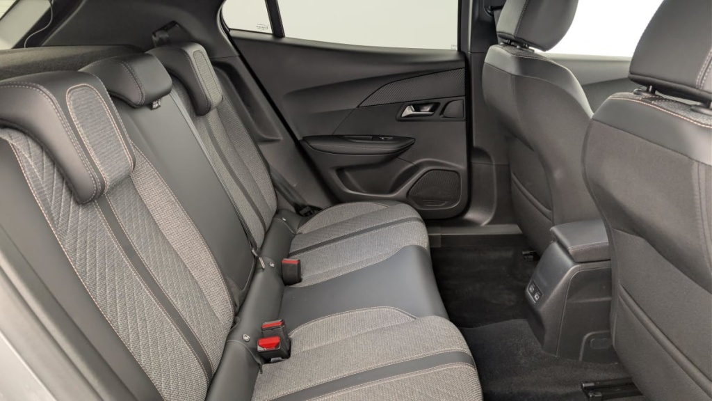 PEUGEOT 2008 Hybrid 145 e-DCS6 Allure - ref: 1-371676 - Photo 10