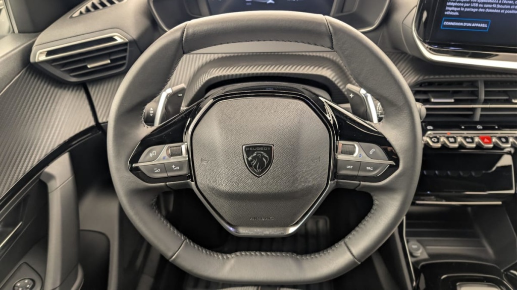 PEUGEOT 2008 Hybrid 145 e-DCS6 Allure - ref: 1-371698 - Photo 14