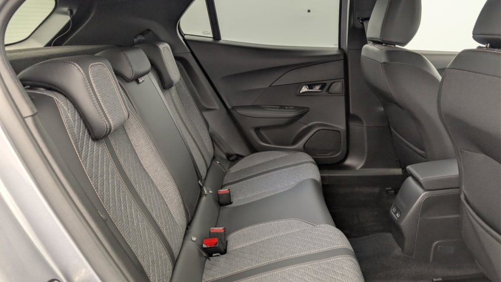 PEUGEOT 2008 Hybrid 145 e-DCS6 Allure - ref: 1-371701 - Photo 10