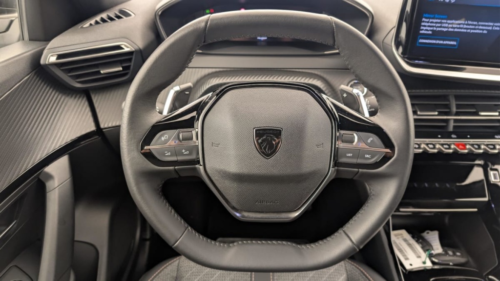 PEUGEOT 2008 Hybrid 145 e-DCS6 Allure - ref: 1-371701 - Photo 14