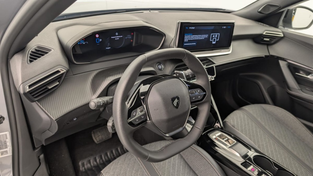PEUGEOT 2008 Hybrid 145 e-DCS6 Allure - ref: 1-371701 - Photo 15