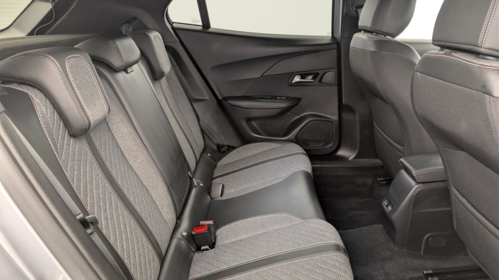 PEUGEOT 2008 Hybrid 145 e-DCS6 Allure - ref: 1-371705 - Photo 10