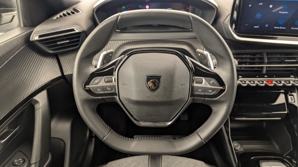 PEUGEOT 2008 Hybrid 145 e-DCS6 Allure - ref: 1-371705 - Photo 14