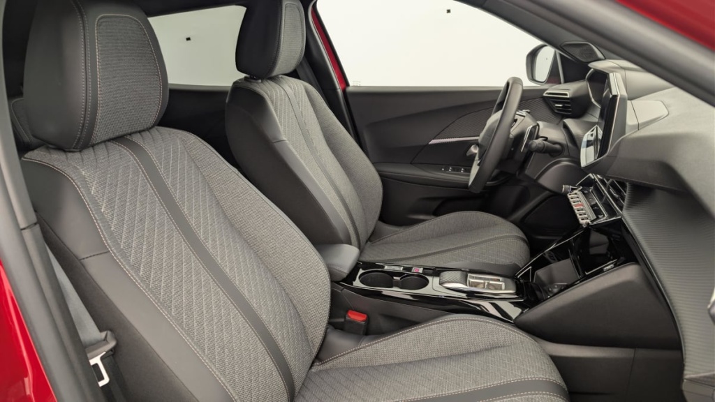 PEUGEOT 2008 Hybrid 145 e-DCS6 Allure - ref: 1-371737 - Photo 9