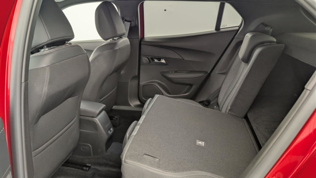 PEUGEOT 2008 Hybrid 145 e-DCS6 Allure - ref: 1-371742 - Photo 12