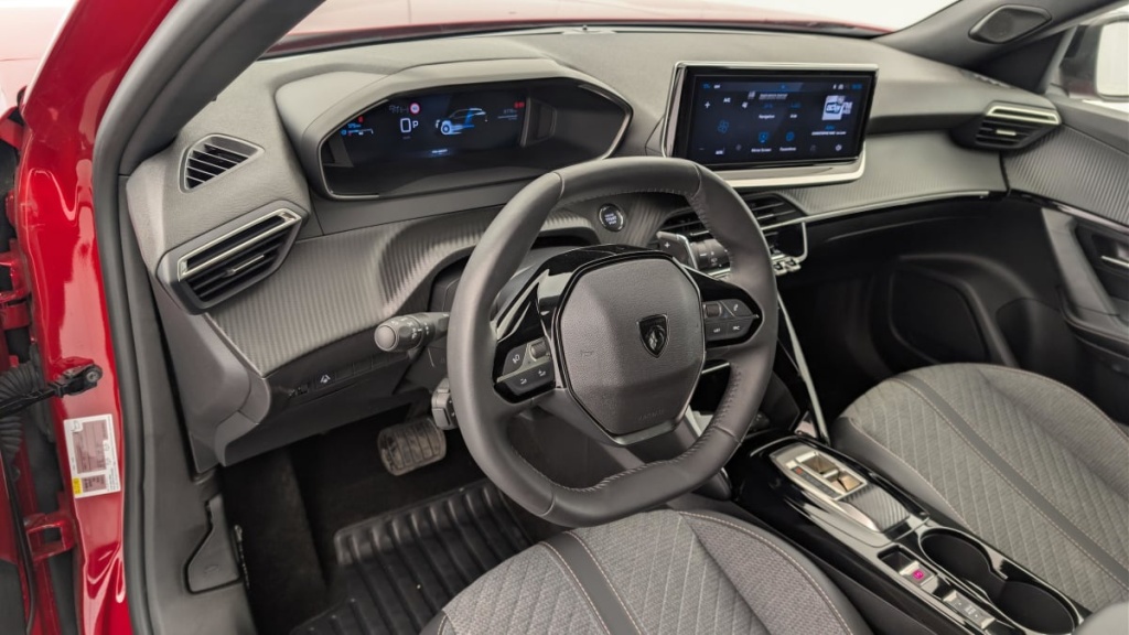 PEUGEOT 2008 Hybrid 145 e-DCS6 Allure - ref: 1-371743 - Photo 15