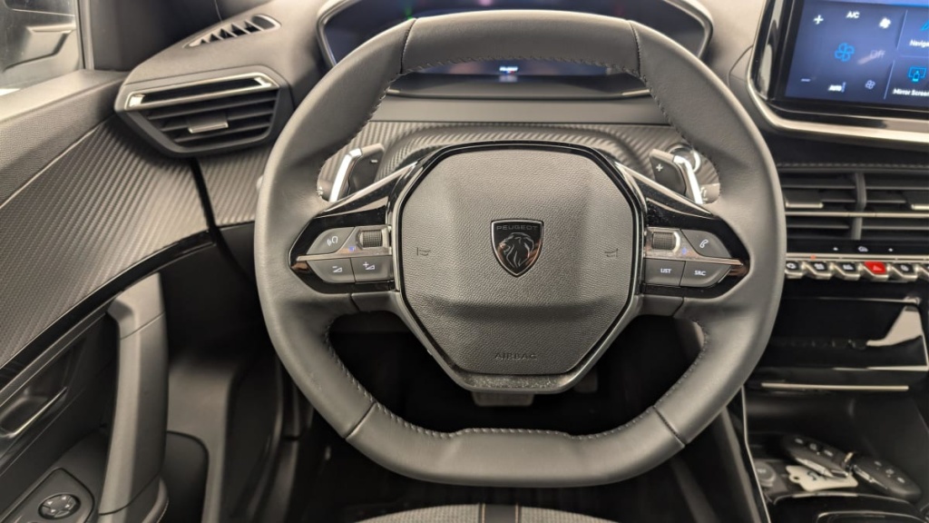 PEUGEOT 2008 Hybrid 145 e-DCS6 Allure - ref: 1-371758 - Photo 14