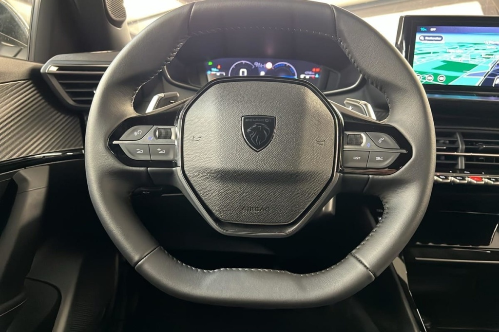 PEUGEOT 2008 Hybrid 145 e-DCS6 Allure - ref: 1-371759 - Photo 14