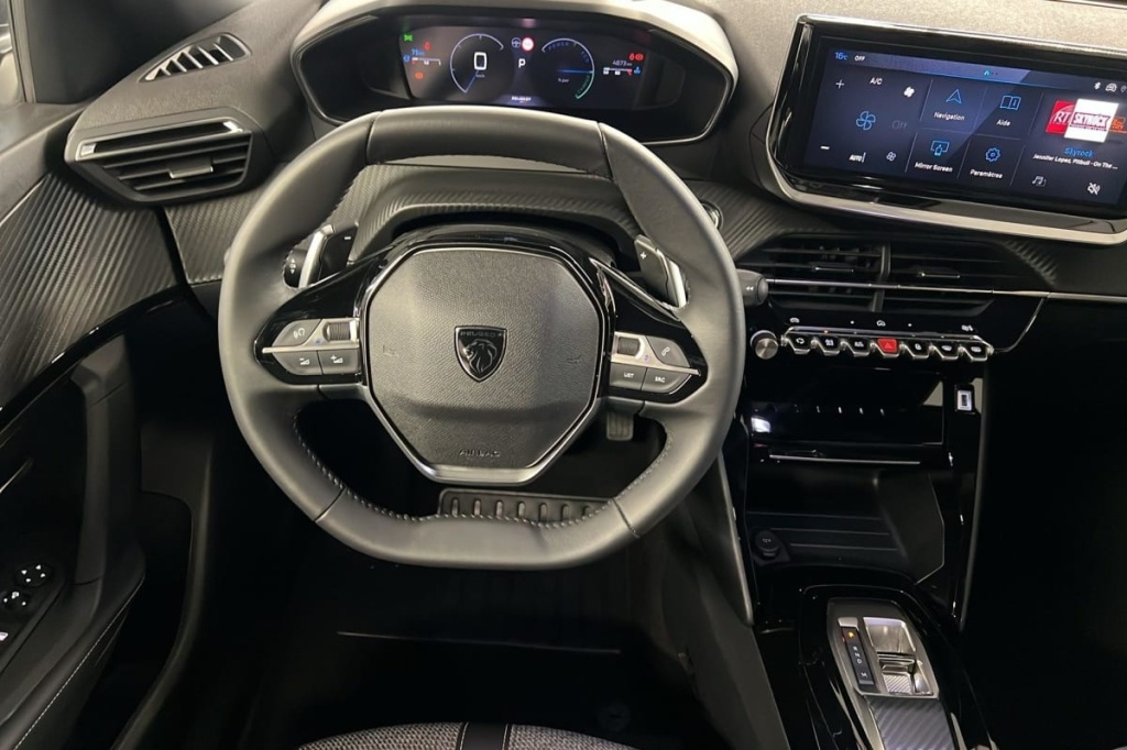 PEUGEOT 2008 Hybrid 145 e-DCS6 Allure - ref: 1-371760 - Photo 13