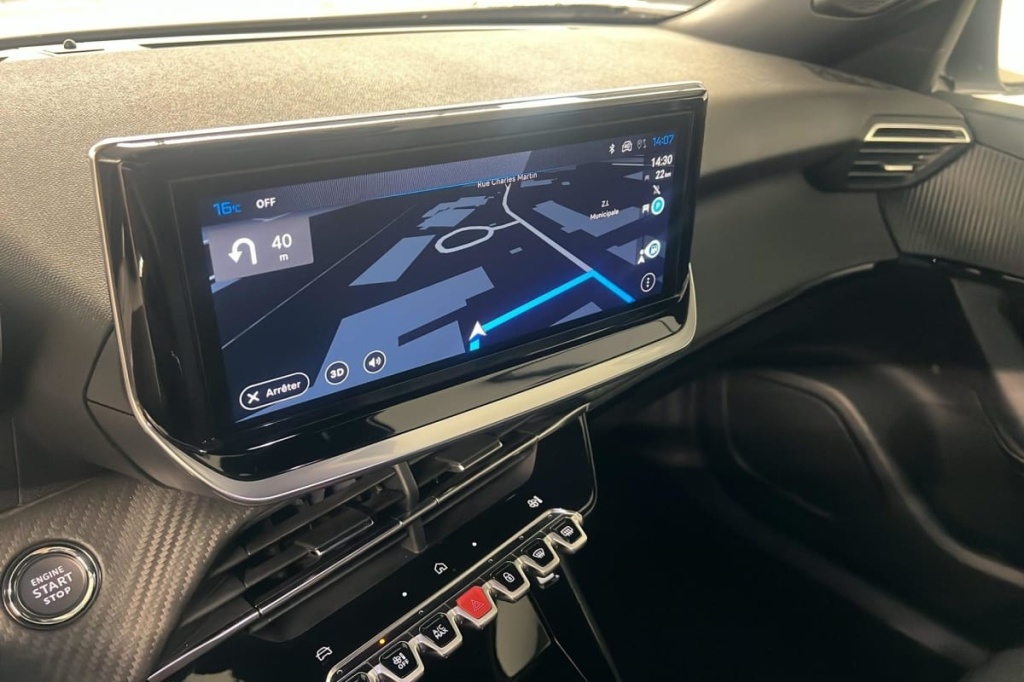 PEUGEOT 2008 Hybrid 145 e-DCS6 Allure - ref: 1-371760 - Photo 17