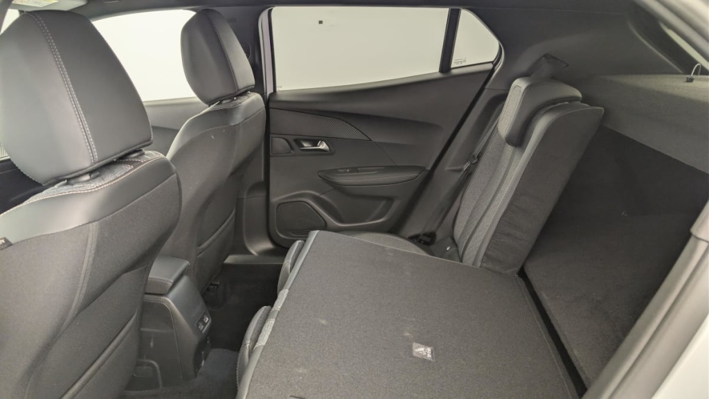 PEUGEOT 2008 Hybrid 145 e-DCS6 Allure - ref: 1-371763 - Photo 12