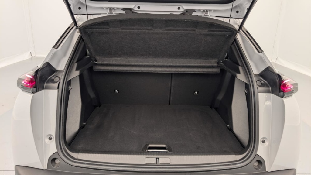 PEUGEOT 2008 Hybrid 145 e-DCS6 Allure - ref: 1-371772 - Photo 11