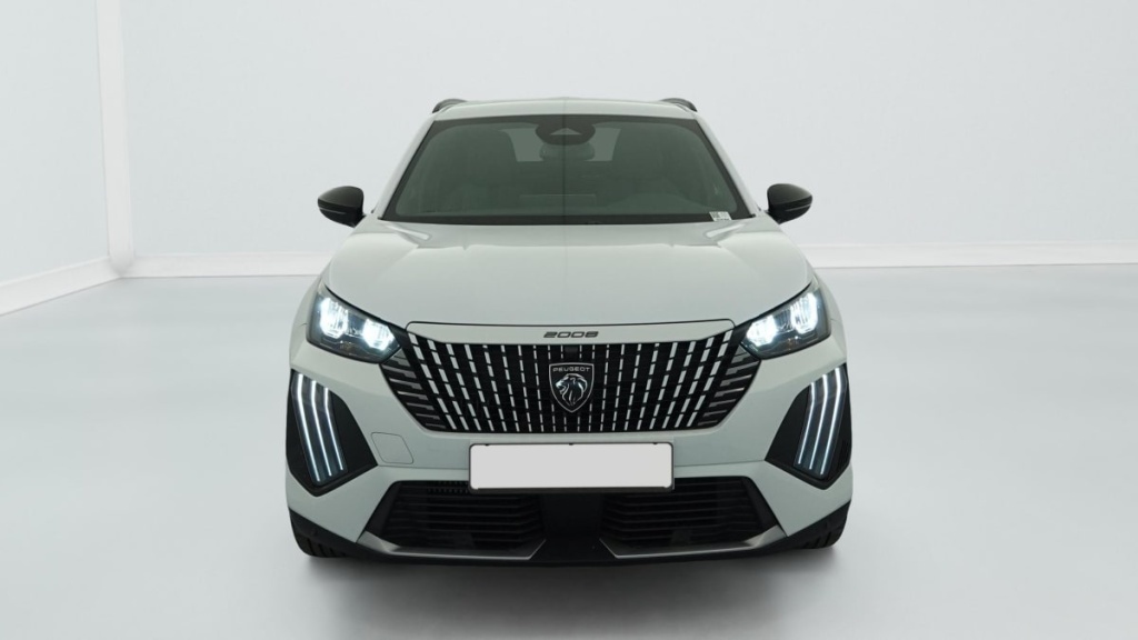 PEUGEOT 2008 Hybrid 145 e-DCS6 Allure - ref: 1-371772 - Photo 2